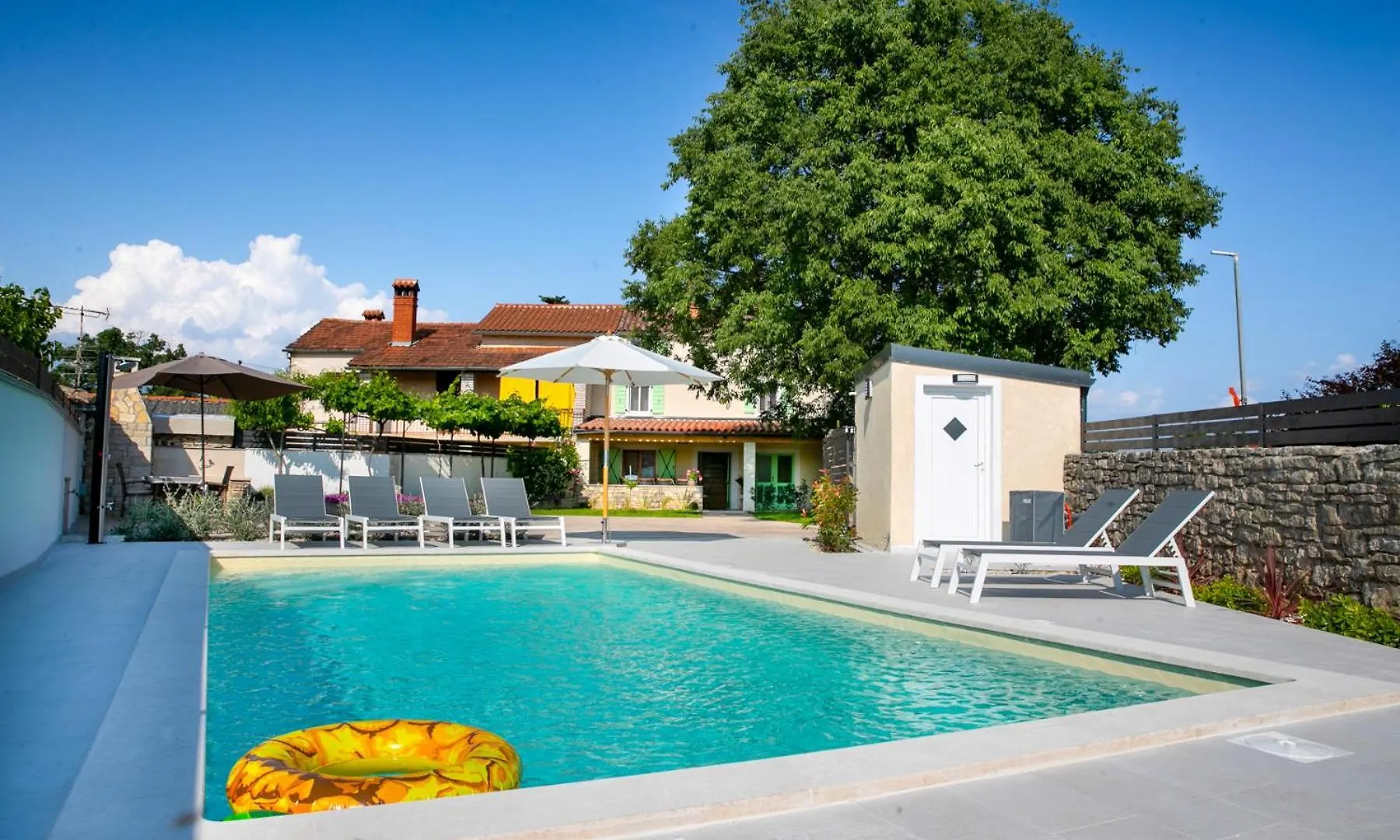 הוילה באלה House Ladonja With Private Pool וילה